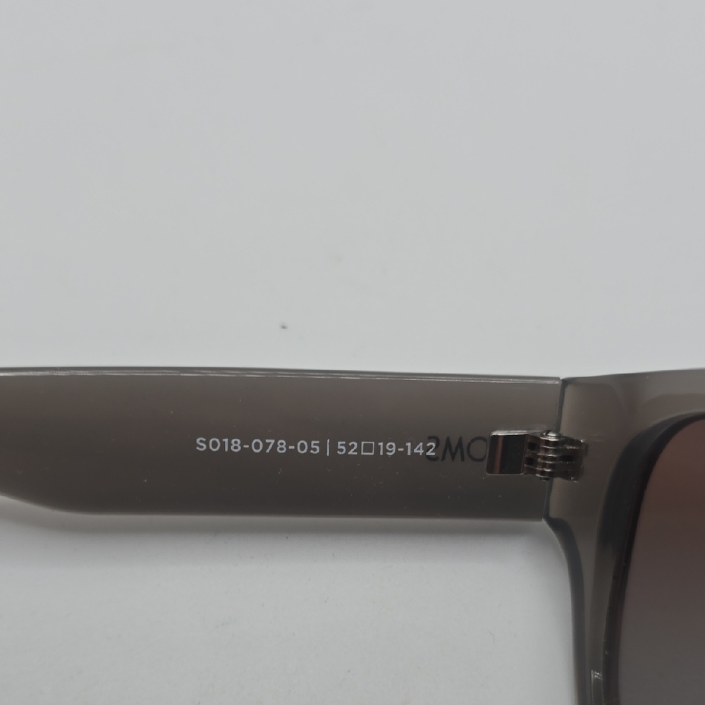 Toms Gray and Blue Sunglasses Modern Fashion Accessories - Picture 3 of 9